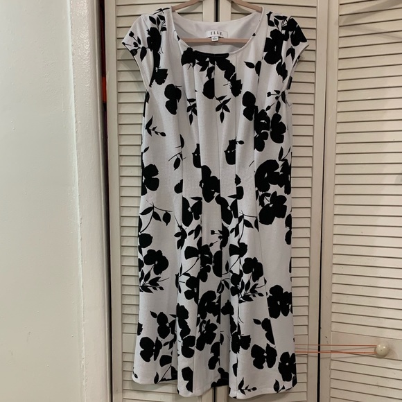 SOLD. White and black summer dress - Picture 2 of 3